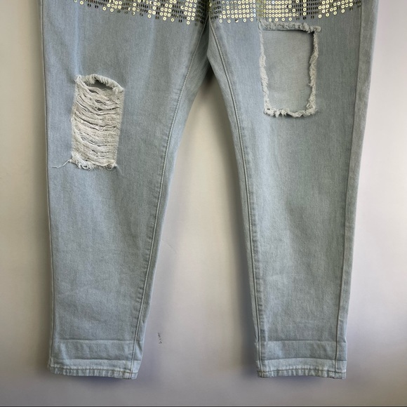 Forever 21 Sequined and distressed Light Wash Denim Jeans Size 31 - Picture 3 of 7